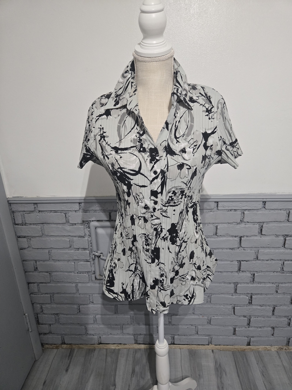 Apt. 9 Black and White Abstract Button-Down Shirt